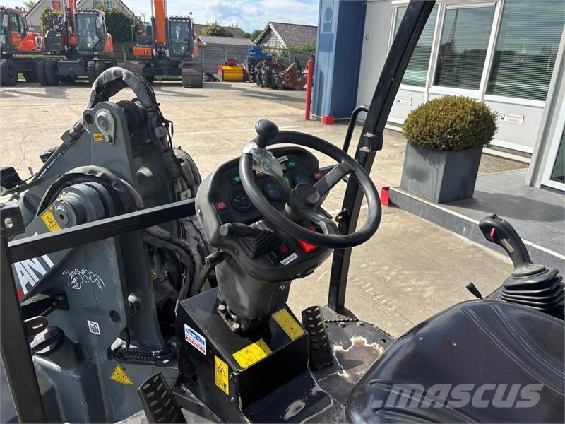 GiANT V6004T Tekerlekli yükleyiciler