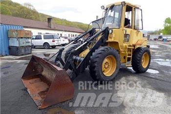 CAT IT12F Tekerlekli yükleyiciler