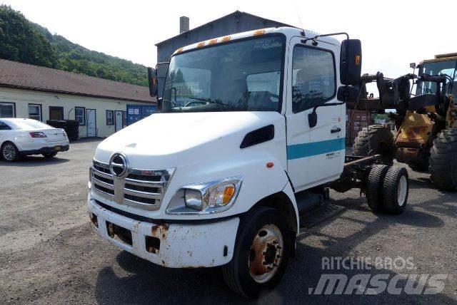 Hino NB165 Çekiciler