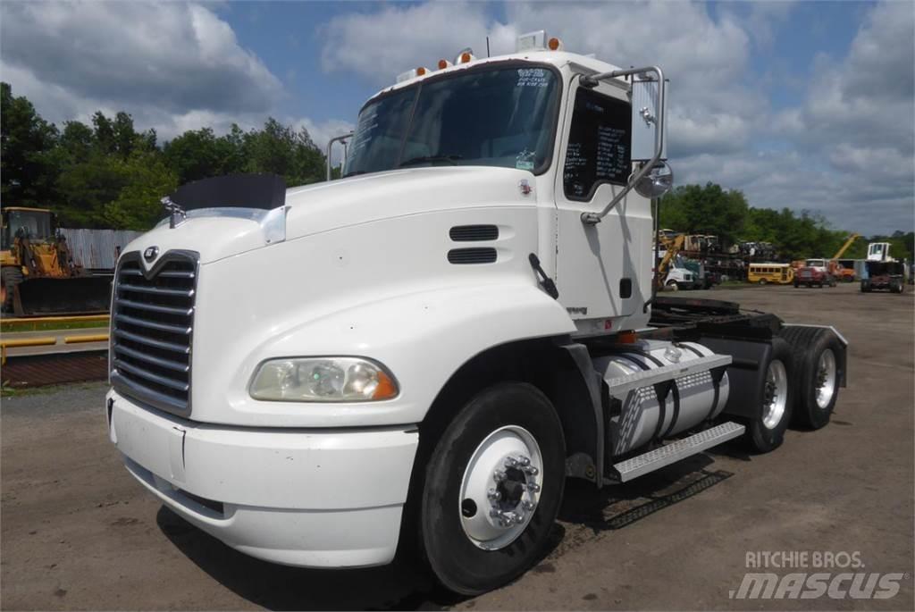 Mack CX613 Çekiciler