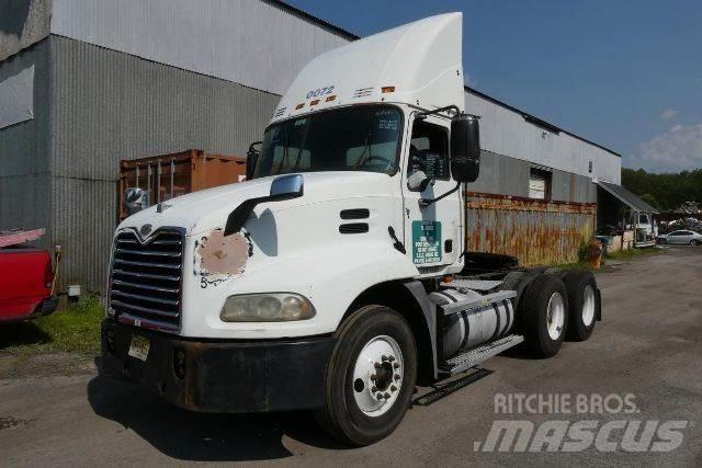 Mack CXN613 Çekiciler