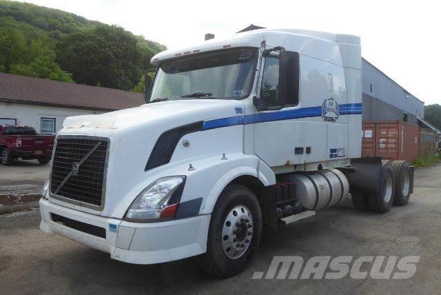 Volvo VNL64T Çekiciler