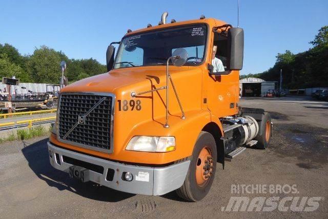 Volvo VNM42T Çekiciler