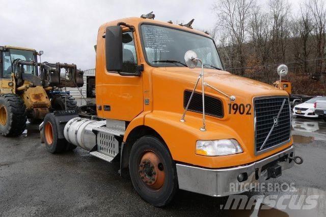 Volvo VNM42T Çekiciler