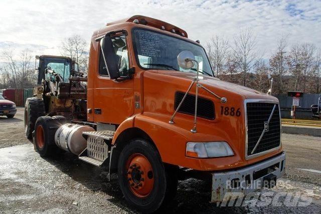 Volvo VNM42T Çekiciler