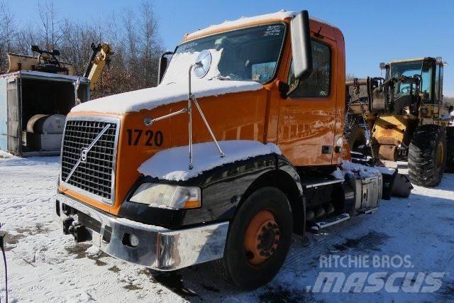 Volvo VNM42T Çekiciler