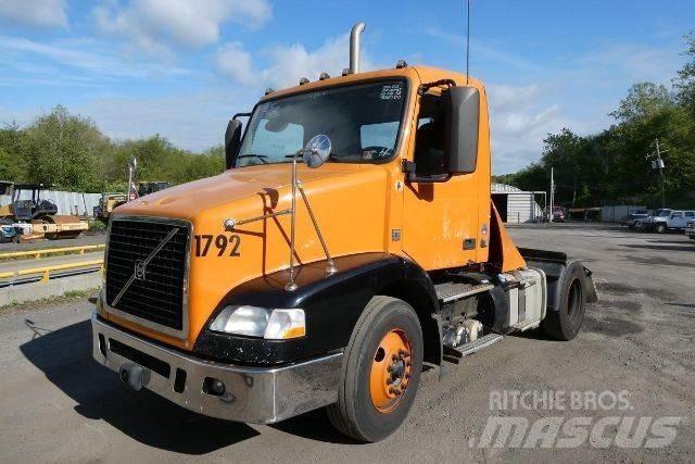 Volvo VNM42T Çekiciler