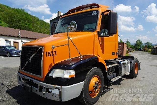 Volvo VNM42T Çekiciler