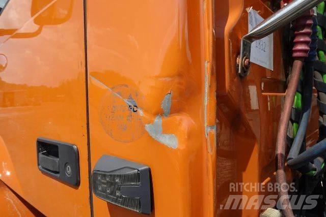 Volvo VNM42T Çekiciler