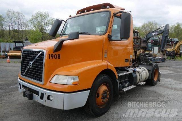 Volvo VNM42T Çekiciler