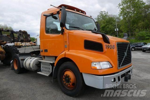 Volvo VNM42T Çekiciler
