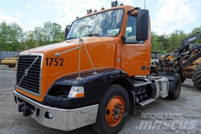 Volvo VNM42T Çekiciler