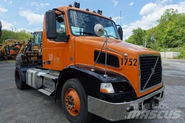 Volvo VNM42T Çekiciler