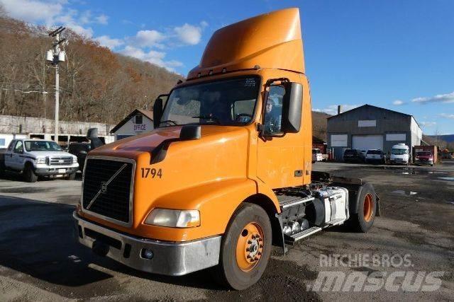 Volvo VNM42T Çekiciler