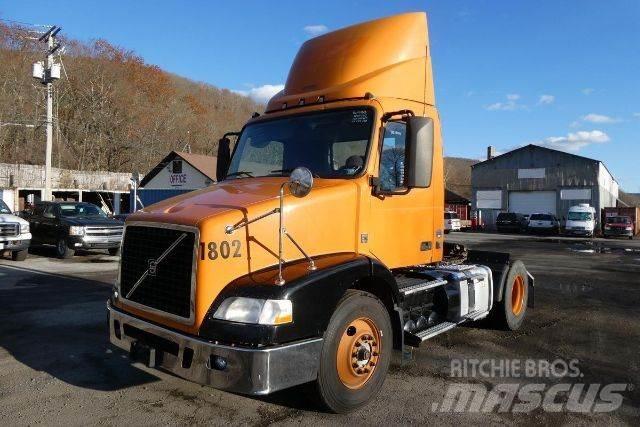 Volvo VNM42T Çekiciler