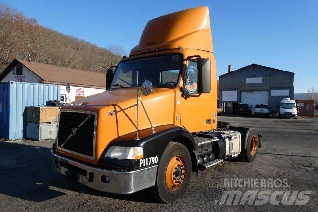Volvo VNM42T Çekiciler