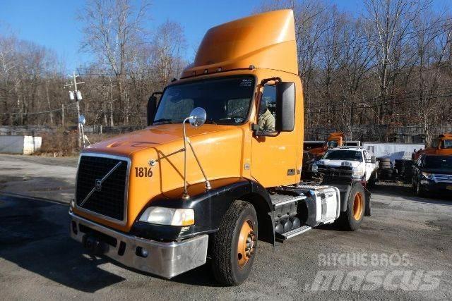 Volvo VNM42T Çekiciler