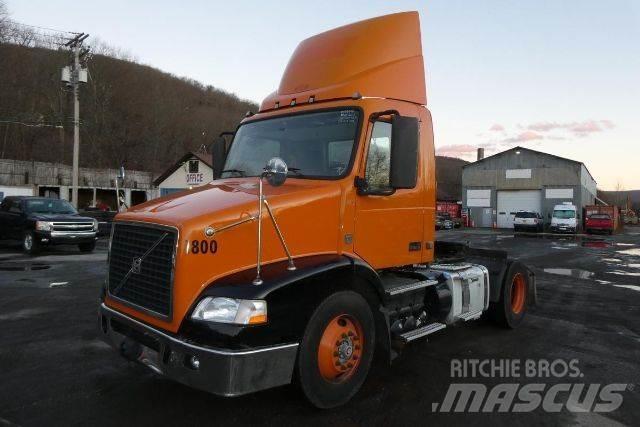 Volvo VNM42T Çekiciler