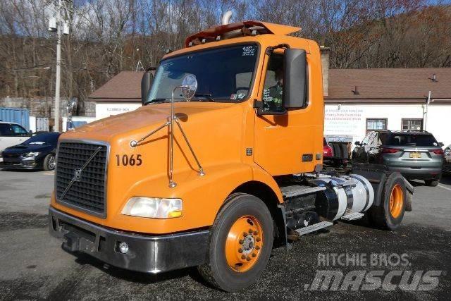 Volvo VNM42T Çekiciler