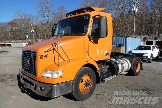 Volvo VNM42T Çekiciler