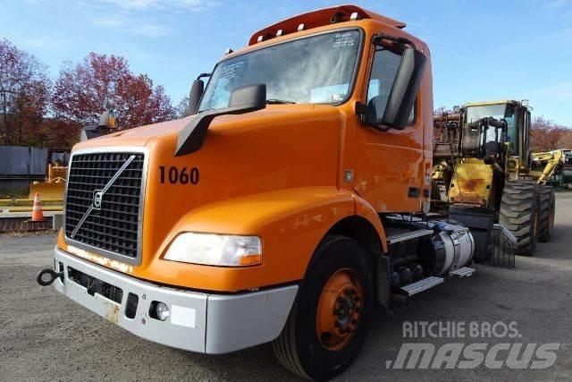 Volvo VNM42T Çekiciler