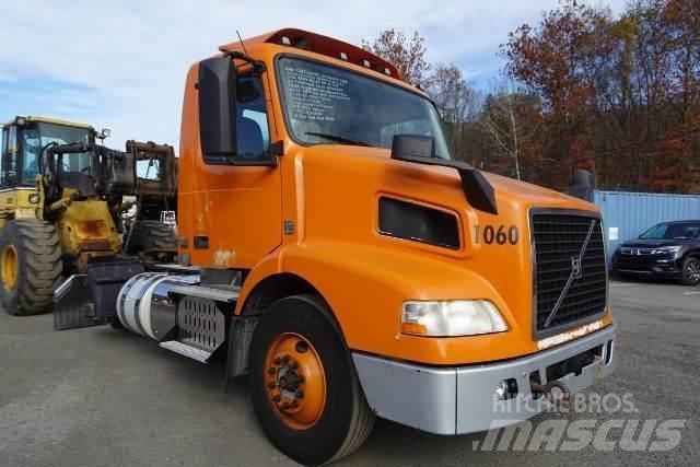 Volvo VNM42T Çekiciler