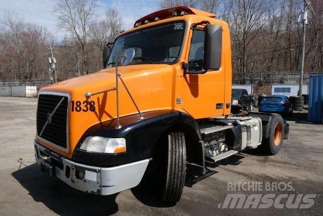 Volvo VNM42T Çekiciler