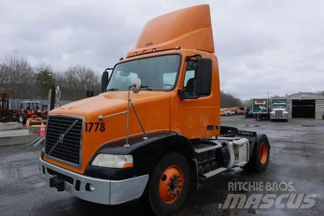 Volvo VNM42T Çekiciler