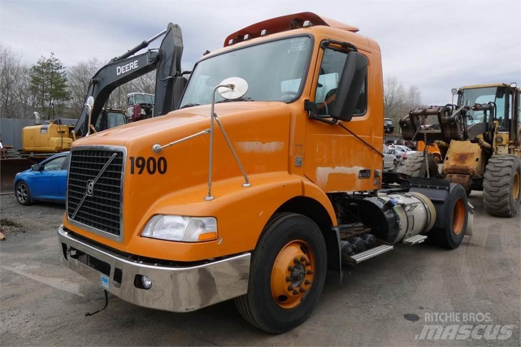 Volvo VNM42T Çekiciler