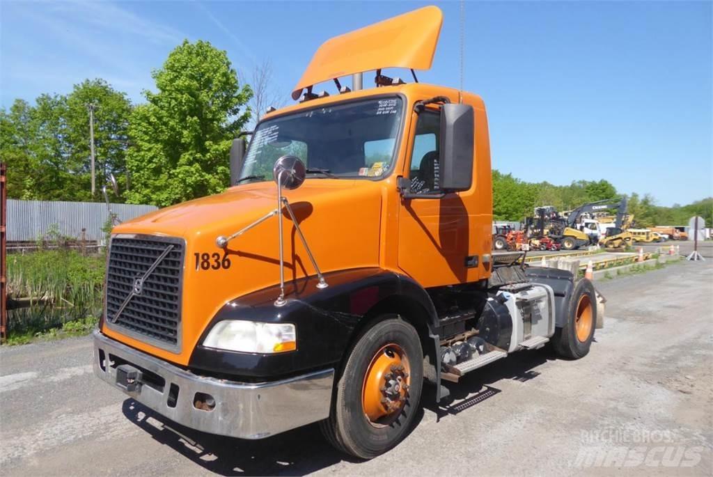 Volvo VNM42T Çekiciler