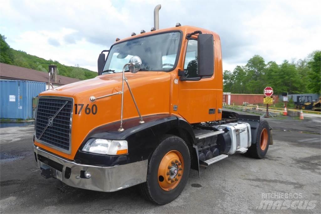 Volvo VNM42T Çekiciler