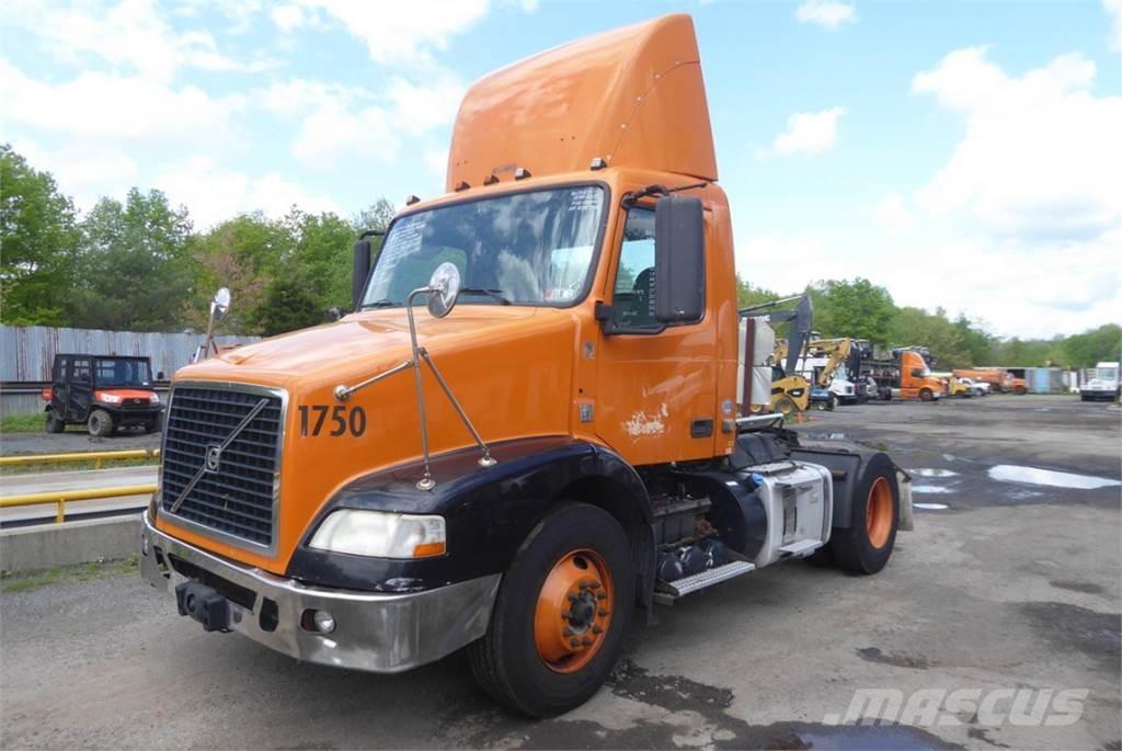 Volvo VNM42T Çekiciler