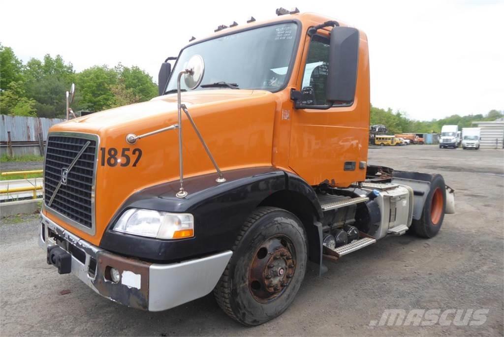 Volvo VNM42T Çekiciler