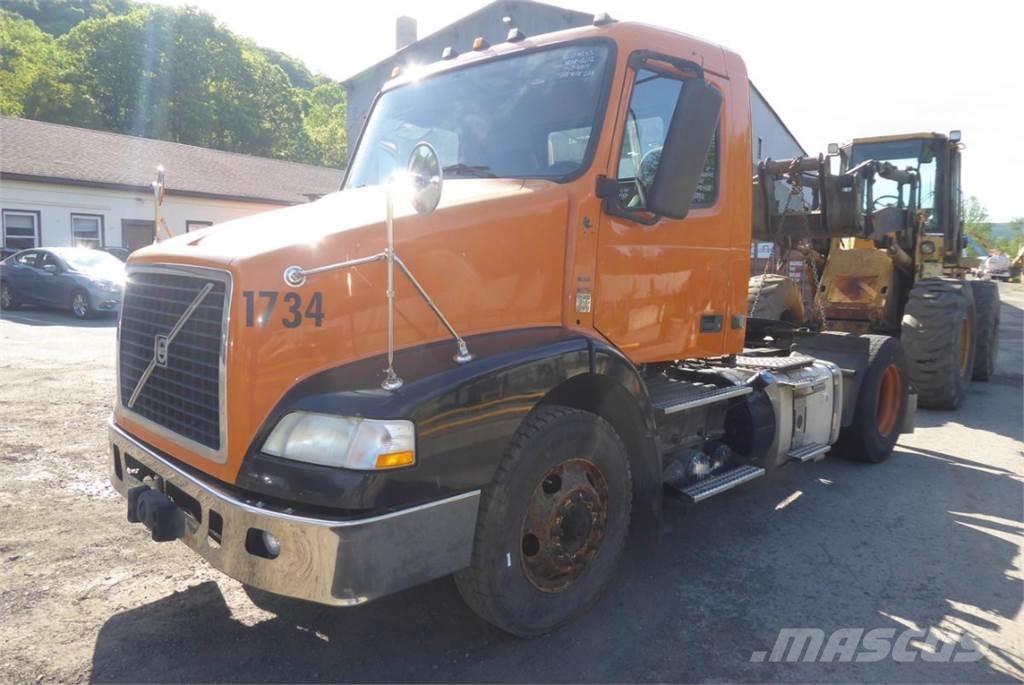 Volvo VNM42T Çekiciler