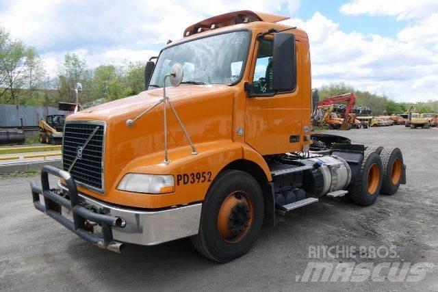 Volvo VNM64T Çekiciler
