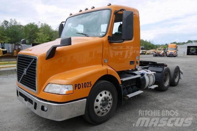 Volvo VNM64T Çekiciler