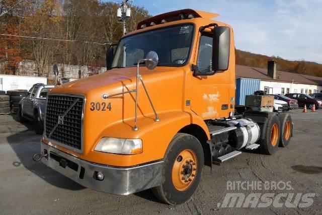 Volvo VNM64T Çekiciler