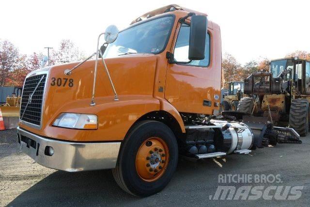 Volvo VNM64T Çekiciler