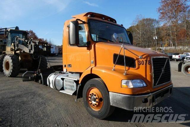 Volvo VNM64T Çekiciler