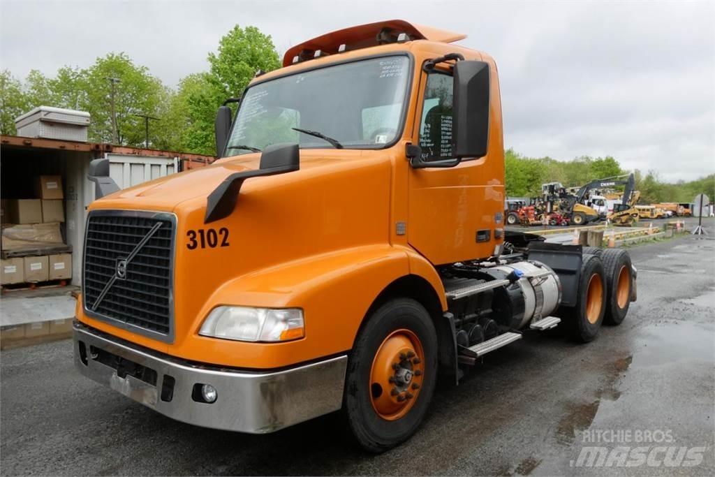 Volvo VNM64T Çekiciler