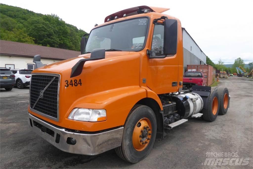 Volvo VNM64T Çekiciler
