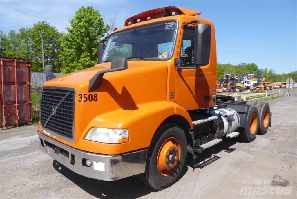 Volvo VNM64T Çekiciler