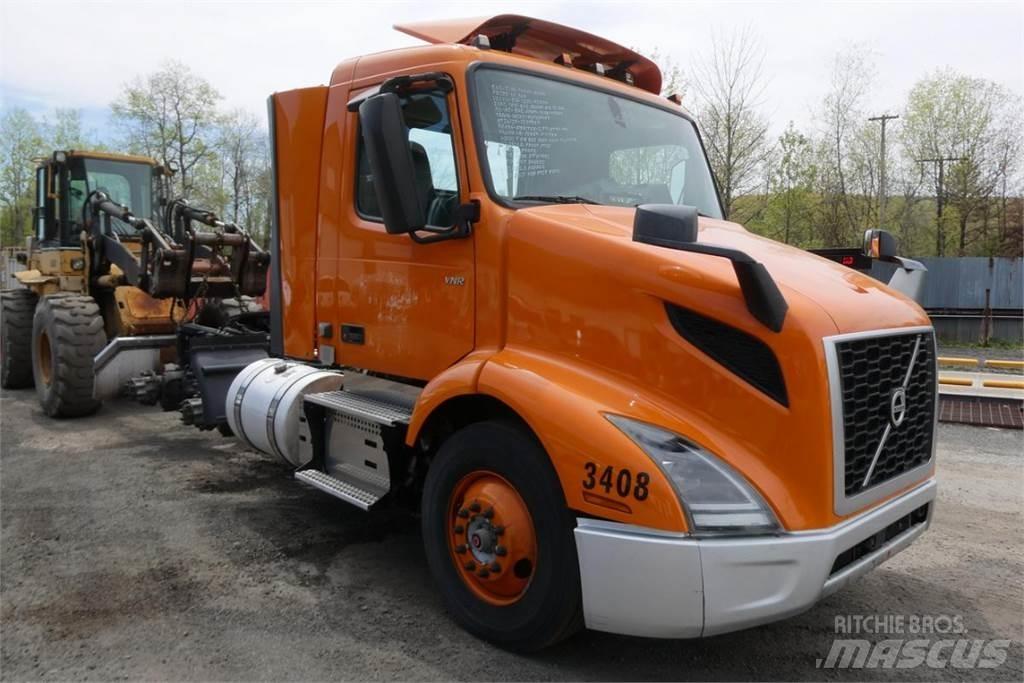 Volvo VNR64T300 Çekiciler