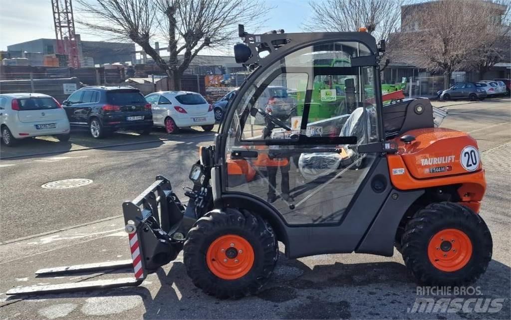 Ausa T144H Teleskopik yükleyiciler