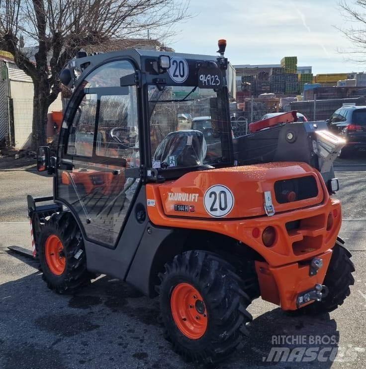 Ausa T144H Teleskopik yükleyiciler