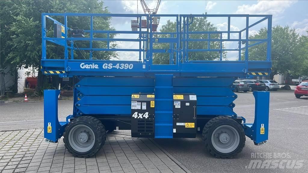Genie GS-4390RT Makasli platformlar