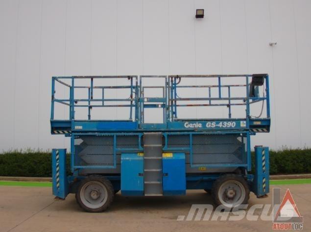 Genie GS-4390RT Körüklü personel platformları