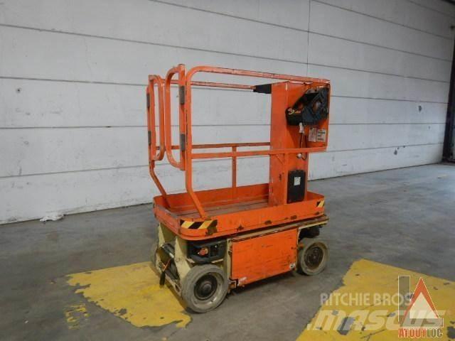 JLG 1230ES Körüklü personel platformları