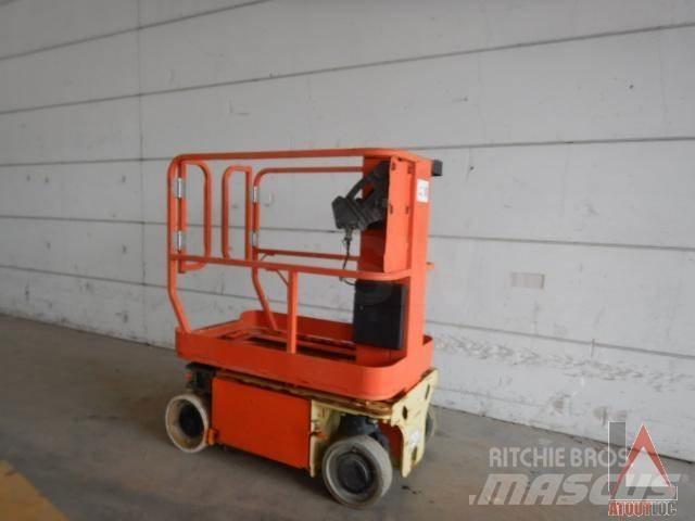 JLG 1230ES Körüklü personel platformları