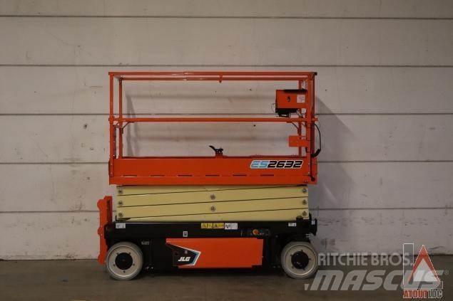 JLG 2632ES Körüklü personel platformları